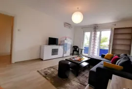 Pećine, 2S+DB, površine 71m2, I.kat, balkon, parking, Rijeka, Appartement