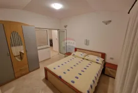 KRK - Baška - kuća 200m² - vrta 654m², Baška, Casa