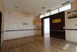 Rijeka, Hosti, poslovni prostor 84m2 u prizemlju, Rijeka, Propriedade comercial