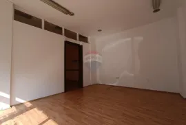 Rijeka, Hosti, poslovni prostor 84m2 u prizemlju, Rijeka, Propriedade comercial