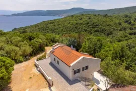 KRK-Villa s bazenom-160m2-500m od mora, Vrbnik, Casa