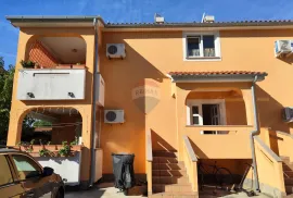 Otok Krk, Malinska - dva stana u zgradi ukupne površine 90,9m2, Malinska-Dubašnica, Flat