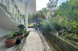 Otok Krk, Baška - Batomalj, dvojna kuća, 300 m2, Baška, Famiglia