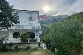 Otok Krk, Baška - Batomalj, dvojna kuća, 300 m2, Baška, Σπίτι