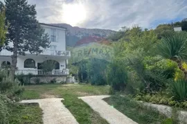 Otok Krk, Baška - Batomalj, dvojna kuća, 300 m2, Baška, Σπίτι