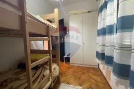 Otok Krk, Baška - Batomalj, dvojna kuća, 300 m2, Baška, Famiglia