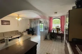 Otok Krk, Baška - Batomalj, dvojna kuća, 300 m2, Baška, Famiglia