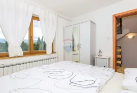 Lika, Plaški-Kuća sa bazenom 110 m2, Plaški, House