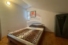 Otok Krk, grad Krk, dvoetažni stan, 3S+DB, 75 m2, Krk, Wohnung