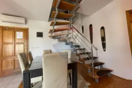 Otok Krk, grad Krk, dvoetažni stan, 3S+DB, 75 m2, Krk, Wohnung