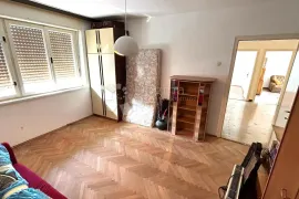 Prilika! 3 spavaće sobe, 2 terase, odlična lokacija! 2400€/m2, Pula, Appartamento