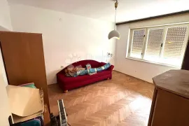 Prilika! 3 spavaće sobe, 2 terase, odlična lokacija! 2400€/m2, Pula, Appartamento