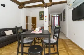 Prodaja dva zasebna apartmana s pogledom na more, Dugi Rat, Daire