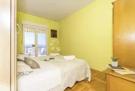 Prodaja dva zasebna apartmana s pogledom na more, Dugi Rat, Daire