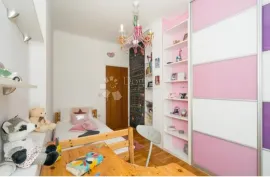 Prodaja dva zasebna apartmana s pogledom na more, Dugi Rat, Daire