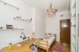 Prodaja dva zasebna apartmana s pogledom na more, Dugi Rat, Daire