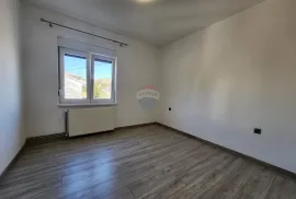 Rijeka, Hosti - novi stan 76m2 s pogledom i parkingom, Rijeka, Appartment