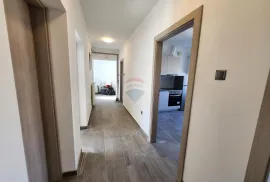 Rijeka, Hosti - novi stan 76m2 s pogledom i parkingom, Rijeka, Appartment