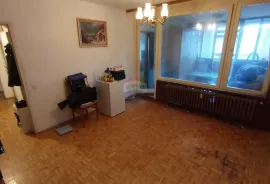 Zagreb, Travno, četverosoban stan sa dvije lođe i balkonom, 86 m2, Zagreb, Daire