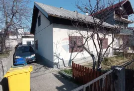 Zagreb, Dubrava, dvije kuće s pomoćnom zgradom, Casa