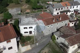 Matulji,dvije starine- kuće stanovanja s zemljištem, Matulji, Maison