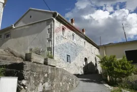 Matulji,dvije starine- kuće stanovanja s zemljištem, Matulji, بيت