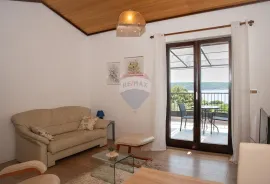 Otok Rab, Gonar, kuća 4 apartmana, 2 bazena, pogled, Rab, House