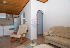 Otok Rab, Gonar, kuća 4 apartmana, 2 bazena, pogled, Rab, House