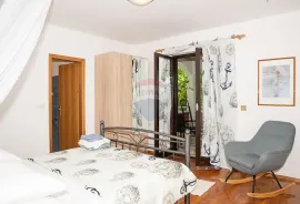 Otok Rab, Gonar, kuća 4 apartmana, 2 bazena, pogled, Rab, House