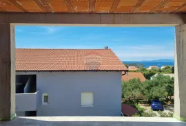 Otok Rab, Banjol, 3SS + DB, stan od 117m2 i terase s pogledom na more  (JZ), Rab, Appartement