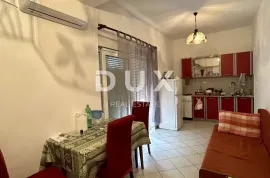 ZADAR, STANOVI - Prostrana kuća s 10 apartmana, Zadar, Haus