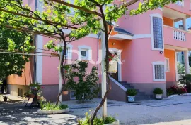 ZADAR, STANOVI - Prostrana kuća s 10 apartmana, Zadar, House