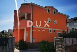 ZADAR, STANOVI - Prostrana kuća s 10 apartmana, Zadar, Kuća