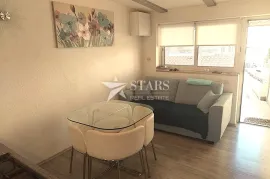 Rijeka, Trsat, stan 1s+db na 1. katu sa terasom, Rijeka, Apartamento