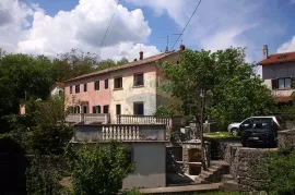 Opatija,Matulji,starina u Mučićima s dogradnjom,balkonom,starinskom šternom , vanjskim kaminom i vinotekom, Matulji, House