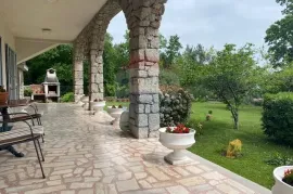 IKA - Obiteljska kuća 390m2, Opatija - Okolica, Casa