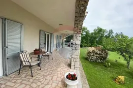 IKA - Obiteljska kuća 390m2, Opatija - Okolica, Haus