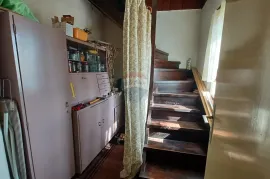 Skrad- kuća sa manjom okućnicom 70 m2, Skrad, Casa