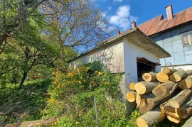 Skrad- kuća sa manjom okućnicom 70 m2, Skrad, Maison