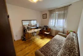 ETAŽIRANI STAN U KUĆI, ŽITNJAK, MIRNA LOKACIJA, Zagreb, Flat