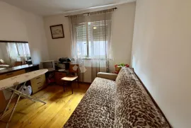 ETAŽIRANI STAN U KUĆI, ŽITNJAK, MIRNA LOKACIJA, Zagreb, Flat