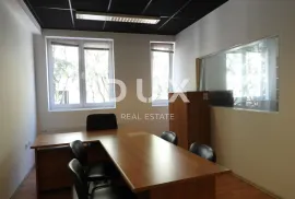 RIJEKA, MLAKA- poslovni prostor 64m2 za zakup/ najam- broj 9, Rijeka, Propriedade comercial