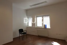 RIJEKA, MLAKA-  poslovni prostor 63 m2 za zakup/ najam - broj 17, Rijeka, Ticari emlak