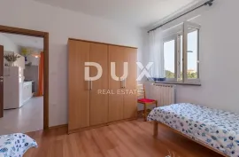 PULA, VALDEBEK - Apartmanska kuća na atraktivnoj lokaciji, Pula, Ev