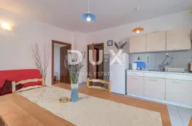 PULA, VALDEBEK - Apartmanska kuća na atraktivnoj lokaciji, Pula, Ev