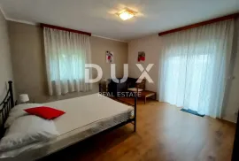 ZADAR, VIŠNJIK - Moderno uređena katnica s 2 stana, Zadar, Casa