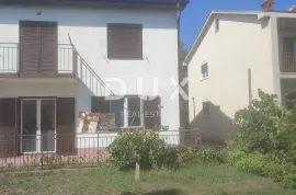 ISTRA, PULA Obiteljska kuća + građevinsko zemljište 434 m2!!!, Pula, House