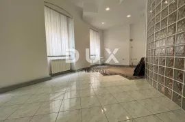 RIJEKA, CENTAR- stan, 4s kl., UREĐEN!, Rijeka, Apartamento