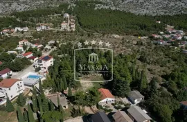 Starigrad - građevinsko zemljište 4.081m2! Centar i plaža! 160€/m2, Starigrad, Land