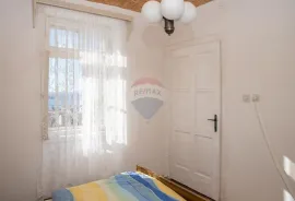 Otok Rab, autohtona kuća Banjol 120m2, divan pogled, Rab, Casa